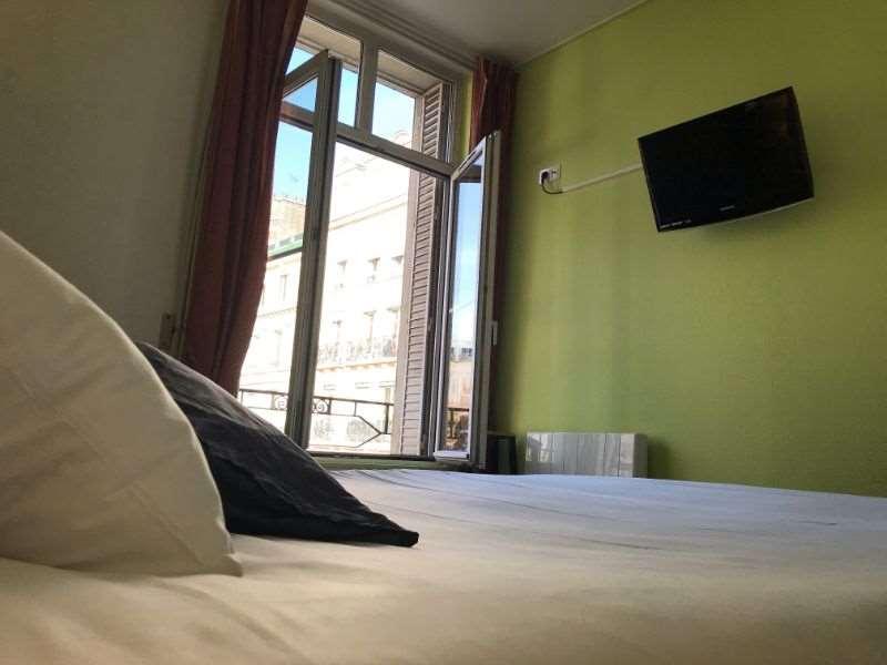 Brit Hotel Aux Sacres Reims, Centre Historique Habitación foto